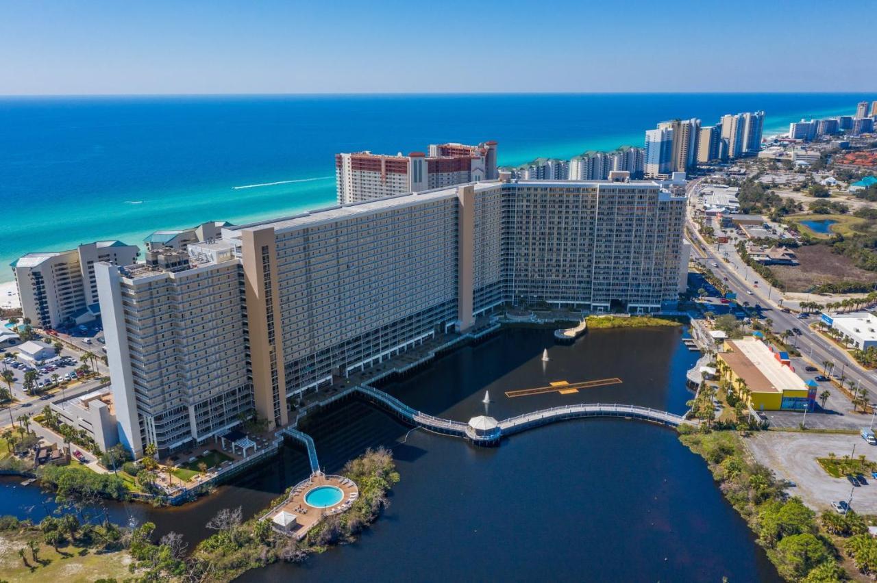 Laketown Wharf 1115 *